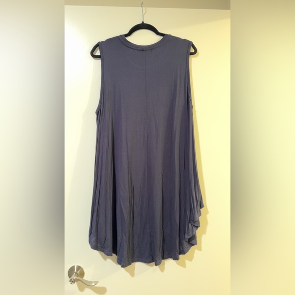 NWT Lane Bryant 22/24 navy tank with ruching detail - Picture 4 of 4